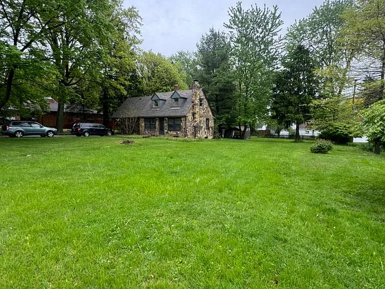 2093 Newcome St — Photo 20