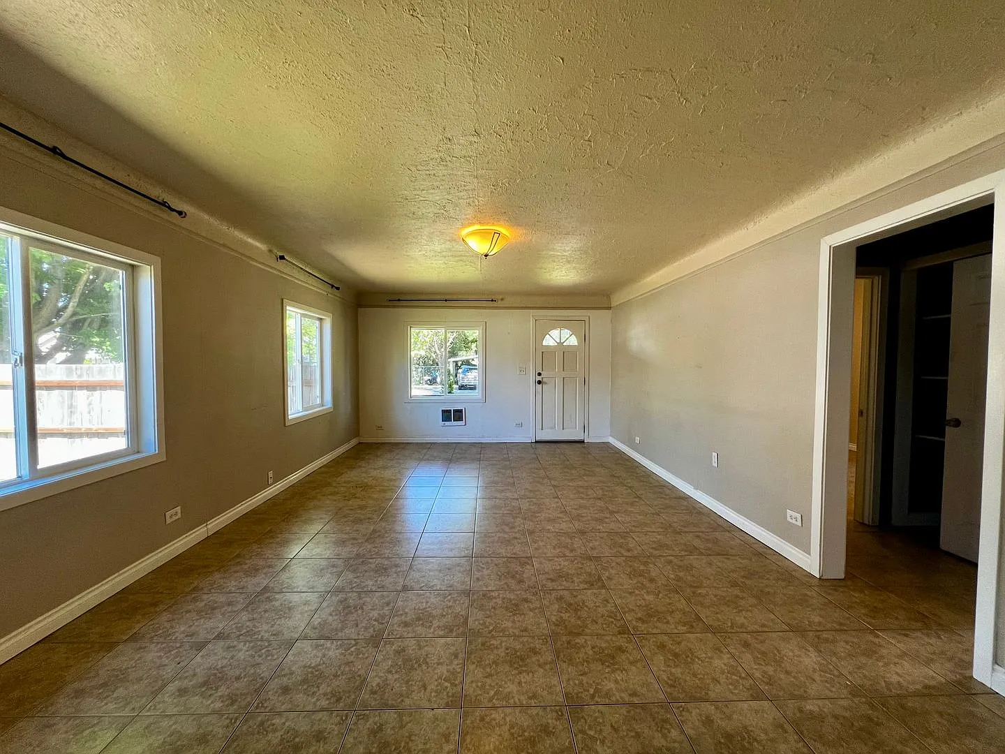 Non-Refundable & Security Deposit Total: $2300.00 — Photo 4