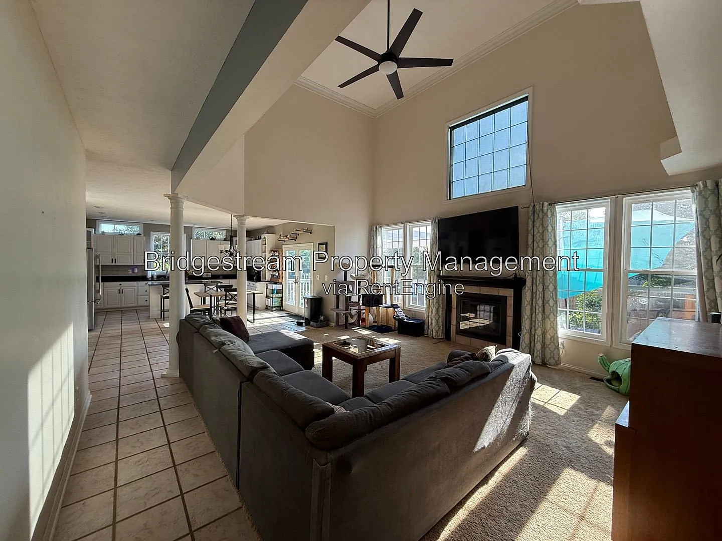 4 bed, 4.5 bath, 2715 sqft, $3,595 — Photo 4