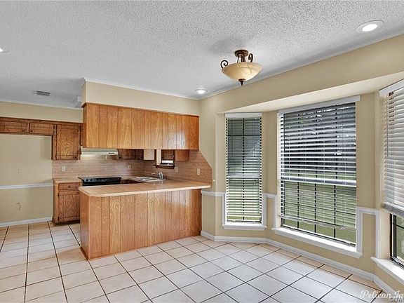 3rd image of 5524 E Meadow Dr