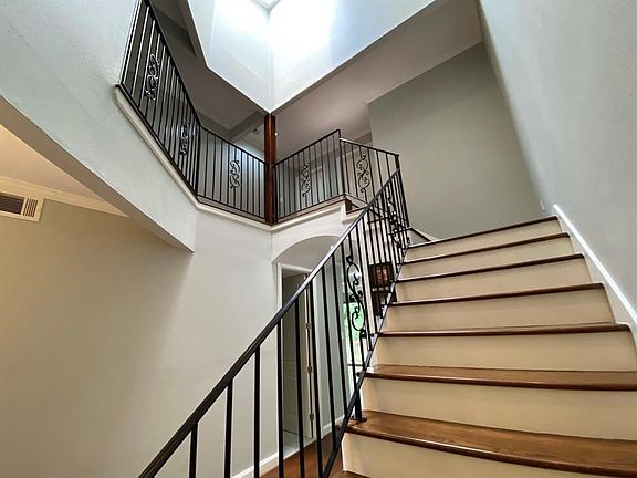 5th image of 12625 Memorial Dr APT 114
