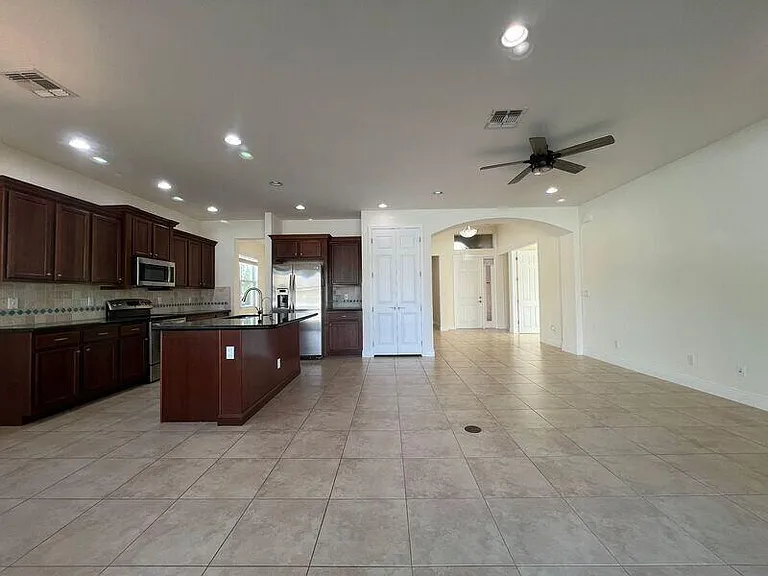 11948 SW Crestwood Cir — Photo 17