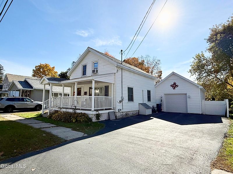 3rd image of 15 Seminary Street
