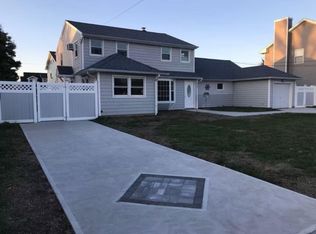 40 Relda St, Plainview, NY 11803