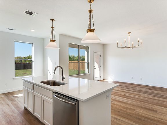 4th image of 2716 Glasgow Way