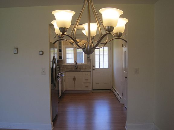 5th image of 314 Curacao St