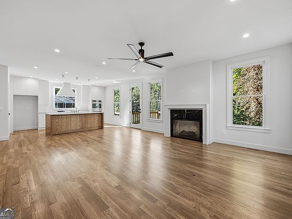 5th image of 3156 Zion St