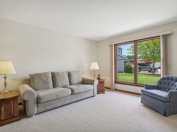 5th image of 1812 Lyndhurst Dr