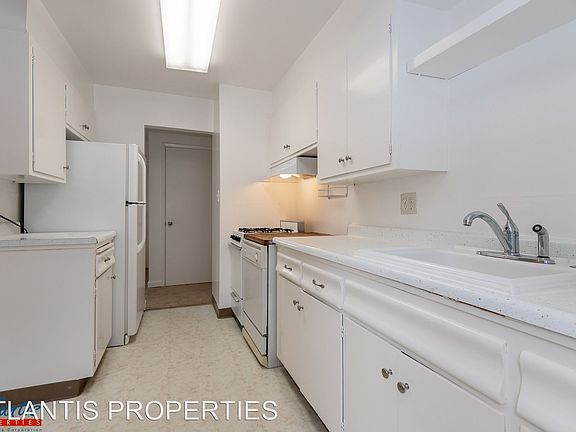 5th image of 559 Redwood Ave