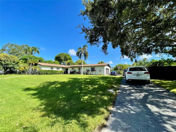 8522 SW 148th Ter, Miami, FL