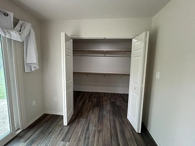 1029 N Water St — Photo 15