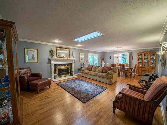 3rd image of 1641 El Prado Dr