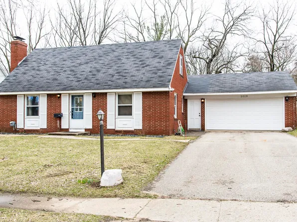 1019 Berkshire Dr, Kalamazoo, MI 49006
