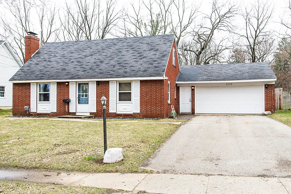 1019 Berkshire Dr photo 1