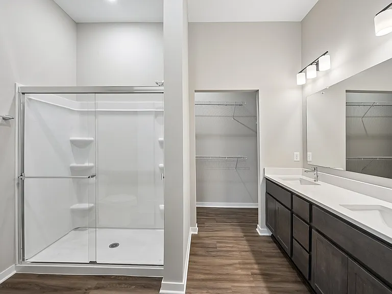Flats at Sugar Run — Photo 8