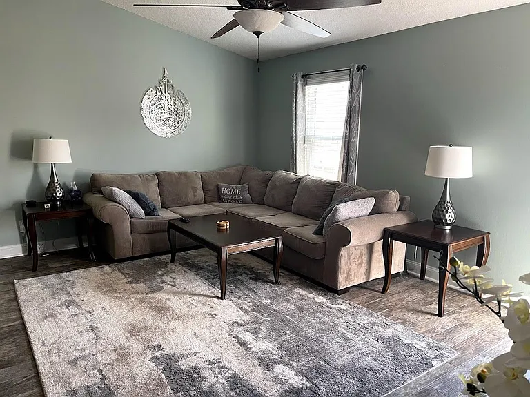 720 Greensboro Way — Photo 3