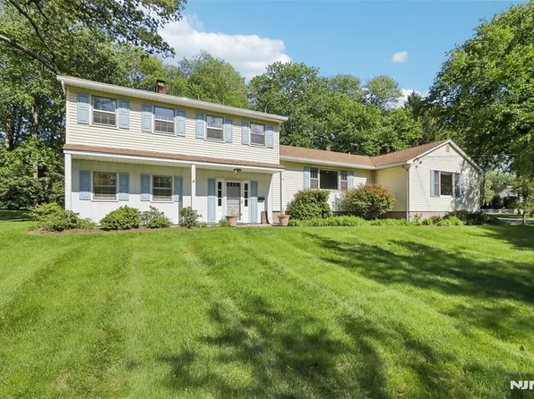 70 Sheri Dr, Allendale, NJ 07401