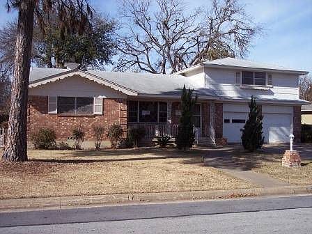 2nd image of 2109 Bonnie Brae Ave