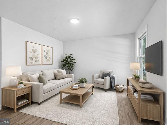 4th image of 547 Fairview Rd