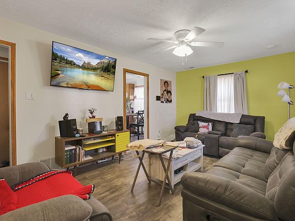 3rd image of 4623 Langley Ave