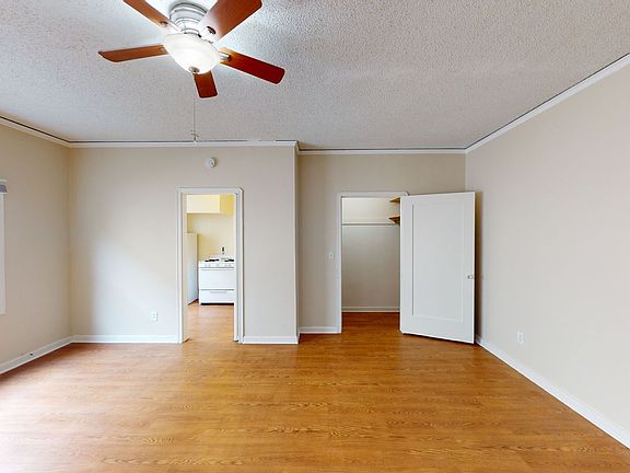 3rd image of 812 Orange Grove Ave APT 3