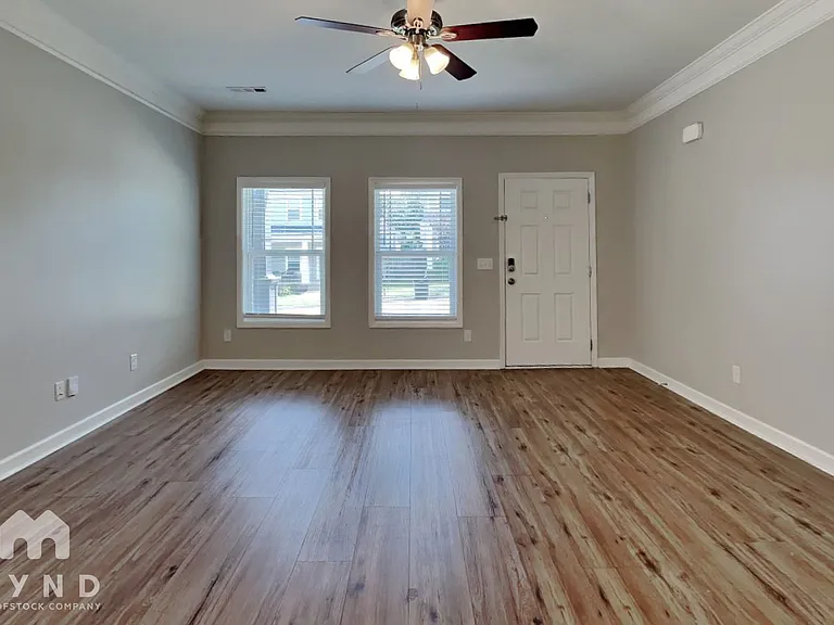 2233 Dale View Dr — Photo 5