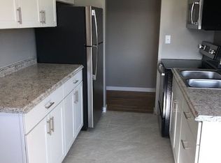 2034 9th St APT 34, Coralville, IA 52241