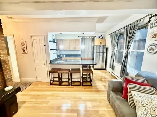 38 Charter St #2, Boston, MA 02113