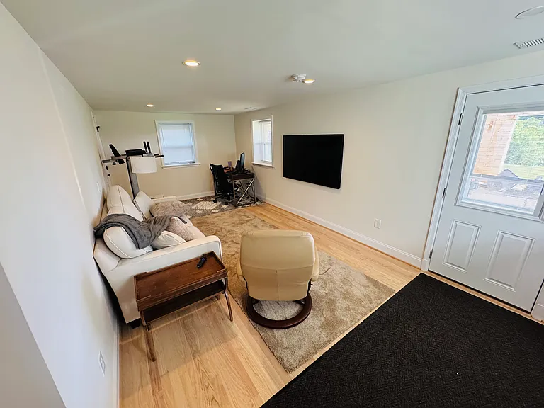 3309 Highwood Dr SE — Photo 18