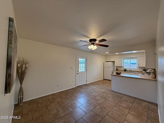 4th image of 4655 W SUNNYSIDE Avenue