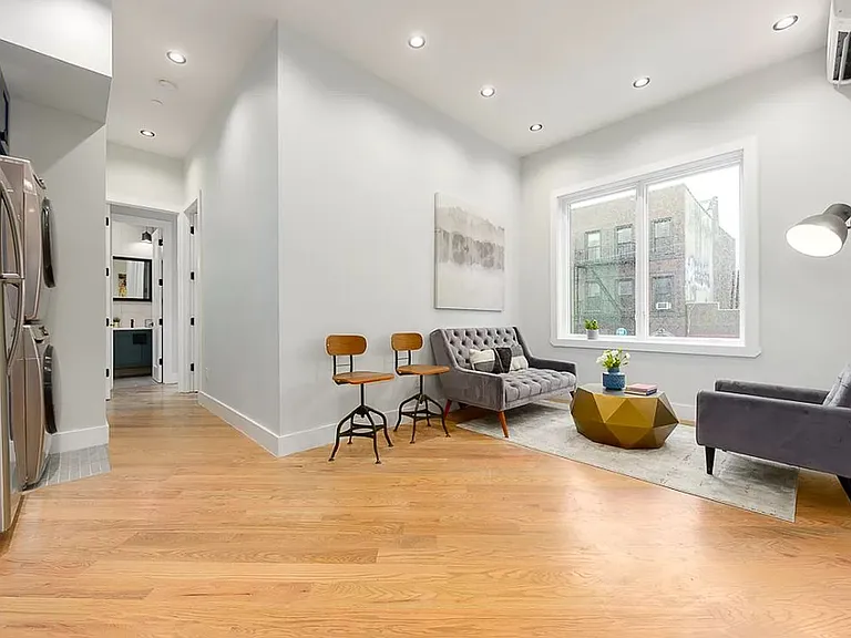 576 Grand St #3R — Photo 4