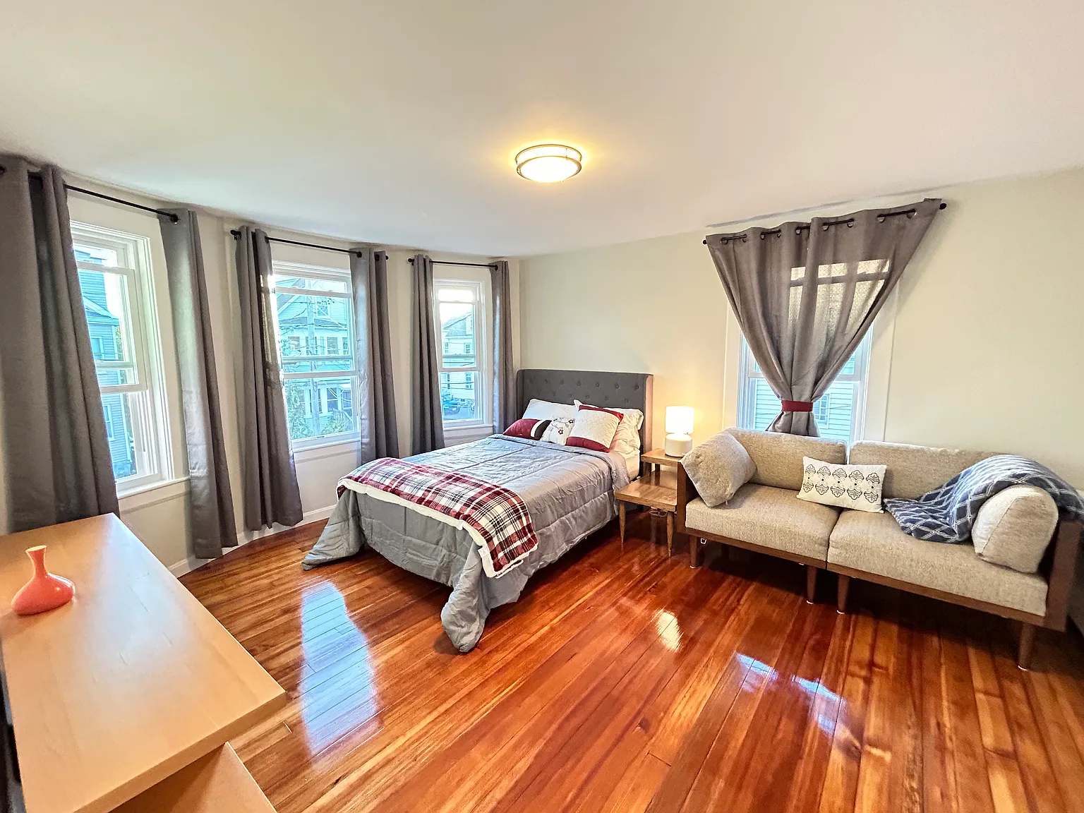 1 bed, 800 sqft, $2,200 — Photo 3