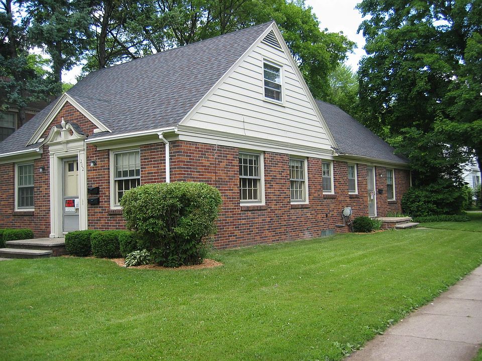 1st image of 813 Albert Ave