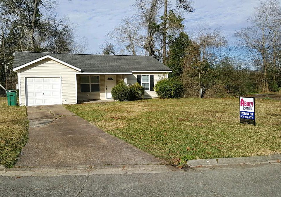 1st image of 16 Putnam Ave