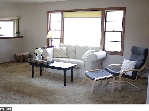 3rd image of 6241 Rainbow Dr NE