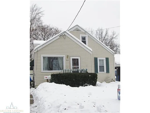 900 Gordon Ave photo 1