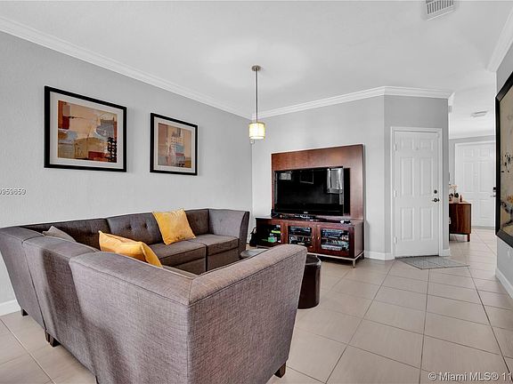 4th image of 10871 NW 75th St #10871
