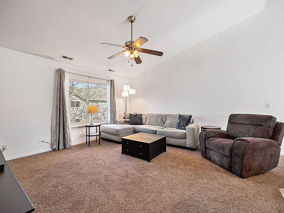 4th image of 315 Thornwood Way Unit B