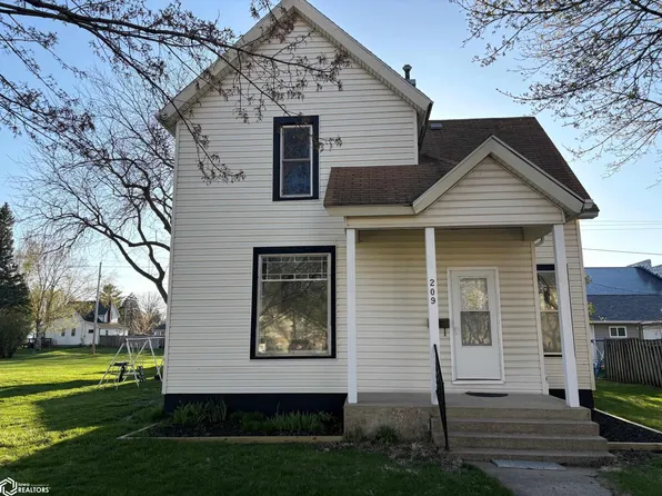 209 2nd St SW, Hampton, IA 50441