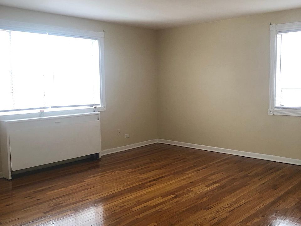 1st image of 747 E 84th Pl APT 3