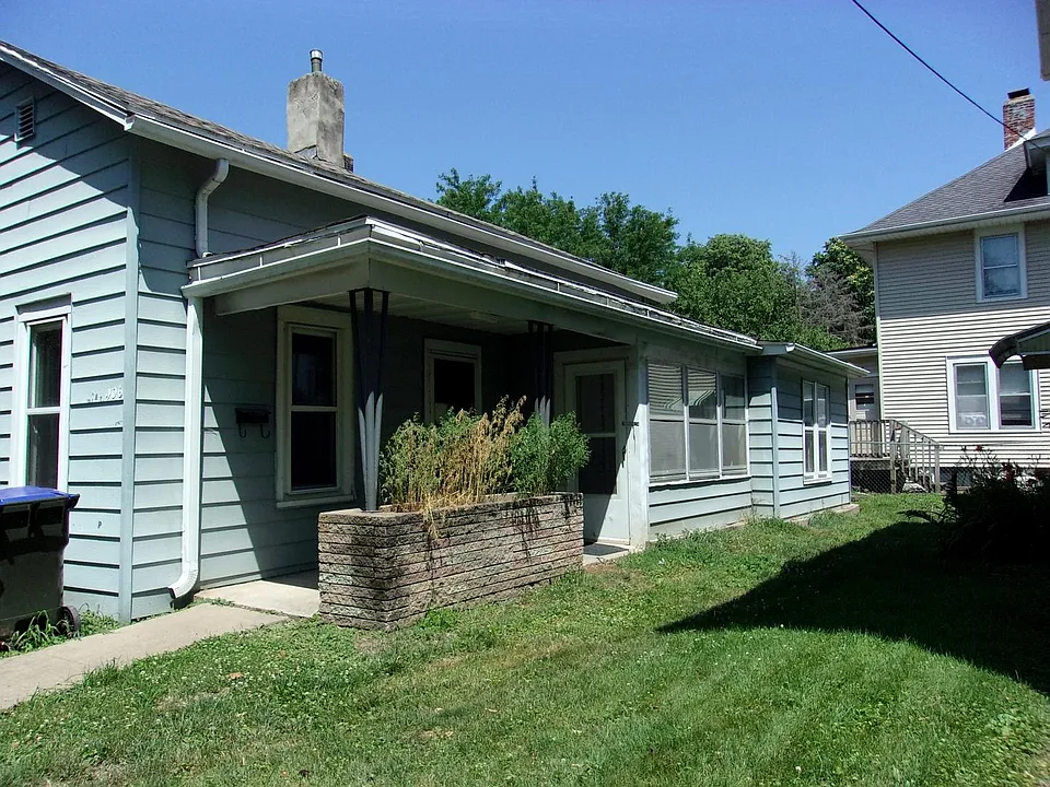 406 N Van Buren St
