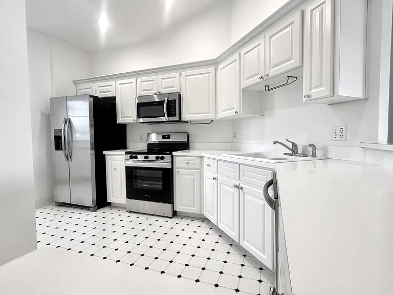 447 Enclave Pl — Photo 8