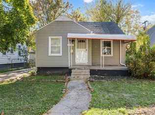 19644 Kenosha St, Harper Woods, MI 48225