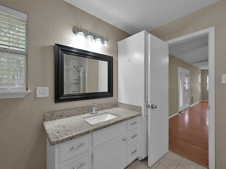 16858 Gleneagle Dr N — Photo 15