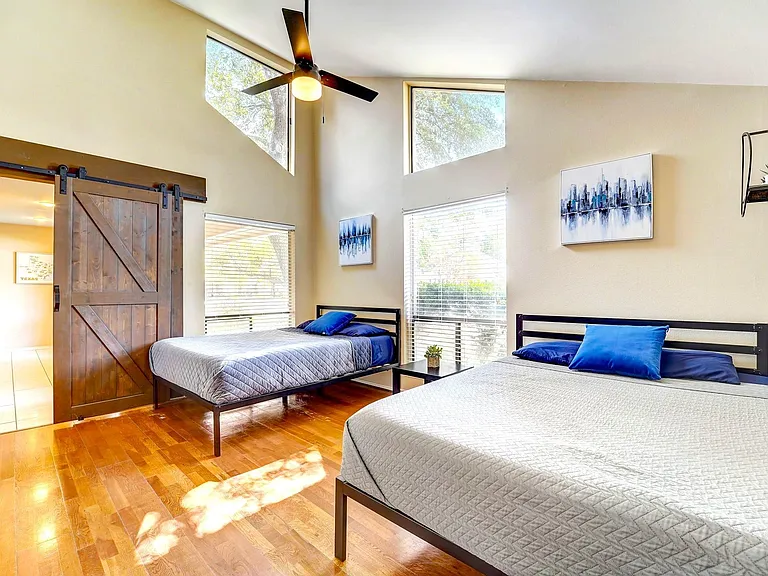 8111 Pine Green Ln — Photo 21