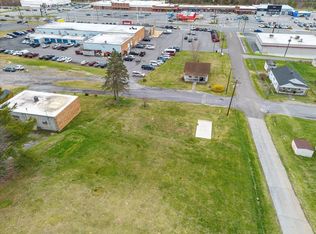 1004 4th St NE, Pulaski, VA 24301