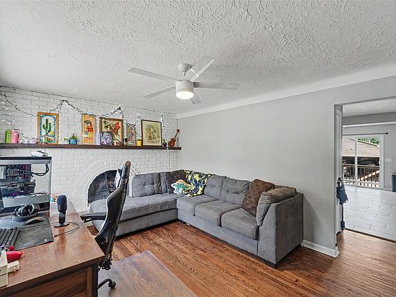 2nd image of 2132 SE 8th St