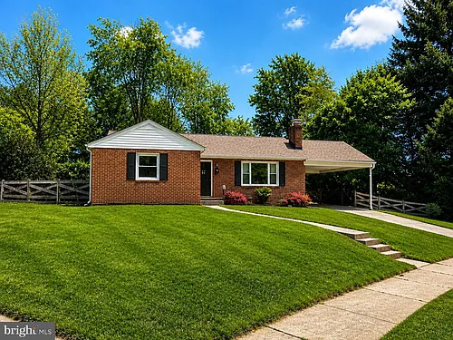 918 Shawnee Dr Photo 1