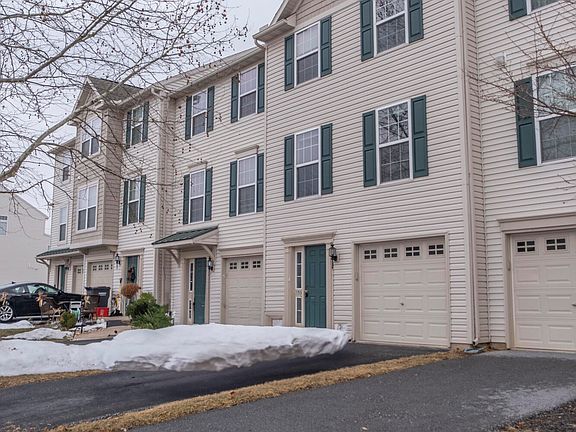 3rd image of 153 Barrington Ln