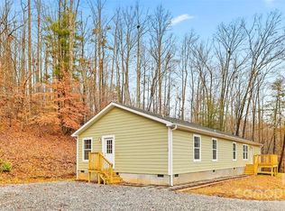 495 Little Hungry Rd, Hendersonville, NC 28792